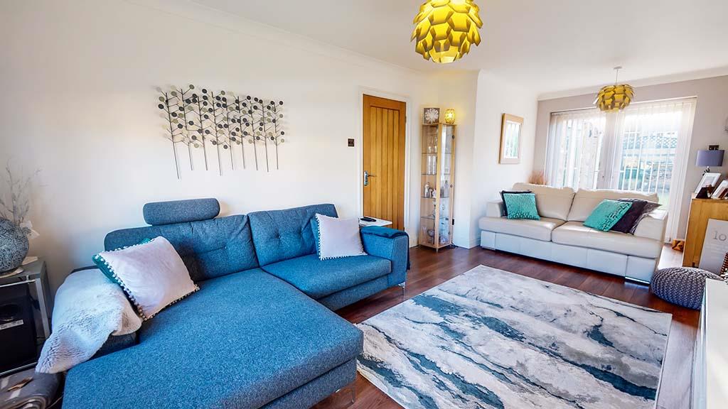 5 bedroom detached house For Sale in Steeton - Lounge